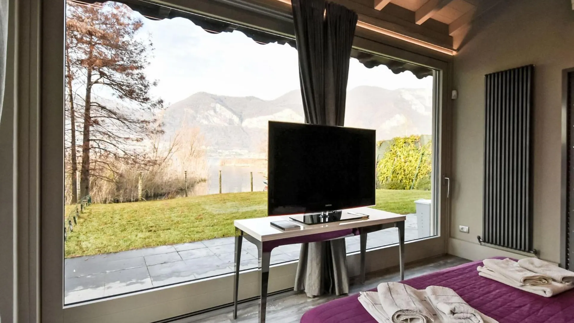 Villa La Casetta Sul Lago By Interhome Clusane 0*,  İtalya