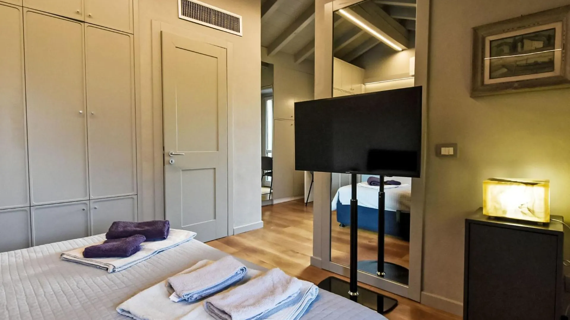 Villa La Casetta Sul Lago By Interhome Clusane 0*,  İtalya