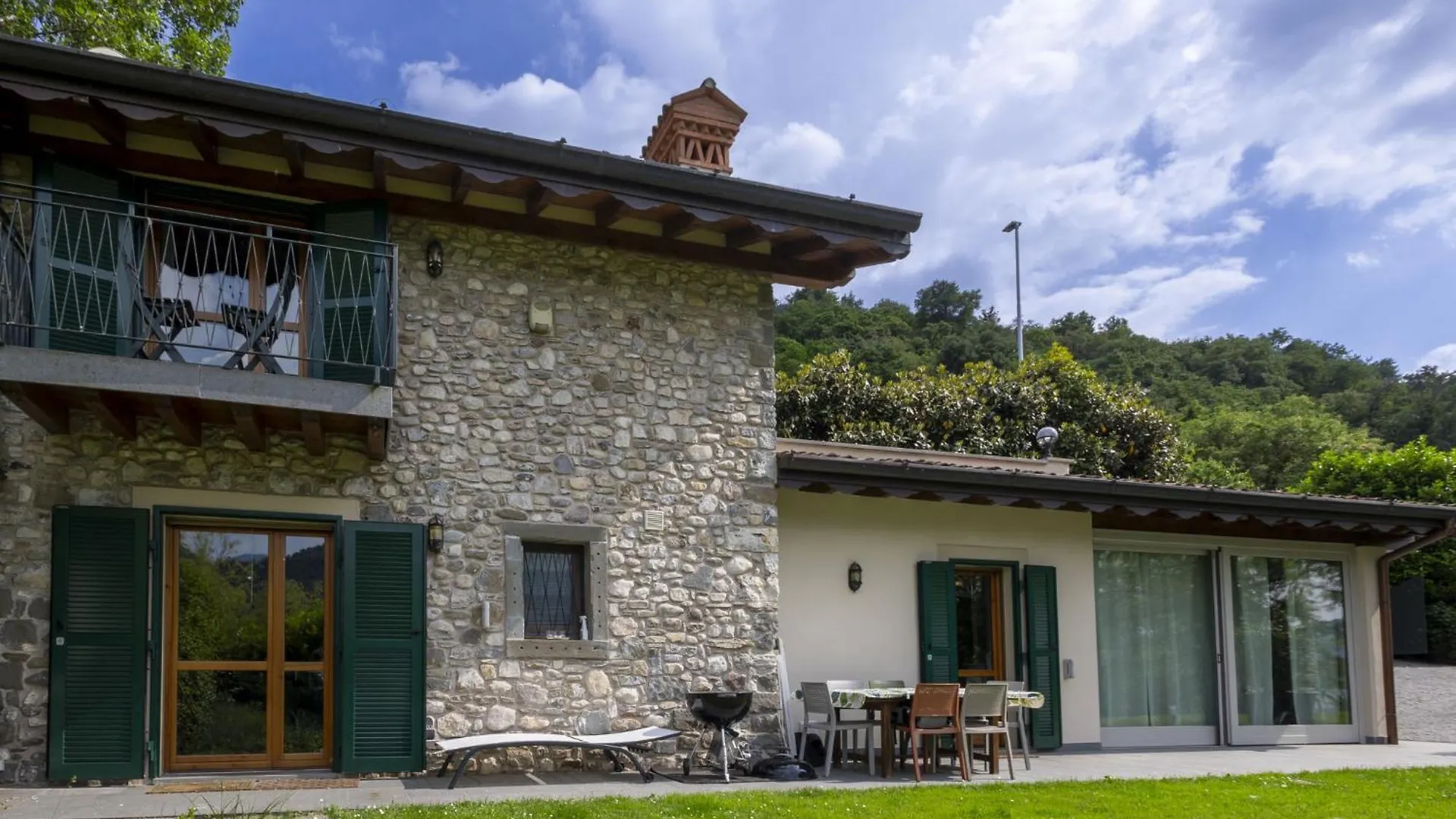 Villa La Casetta Sul Lago By Interhome Clusane